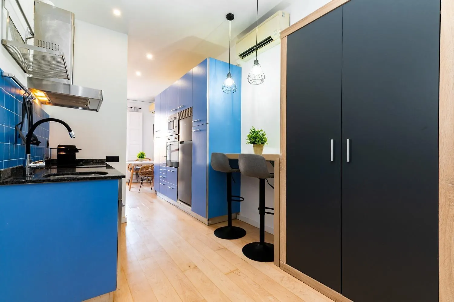 R&B Mila Apartment Barcelona Spain